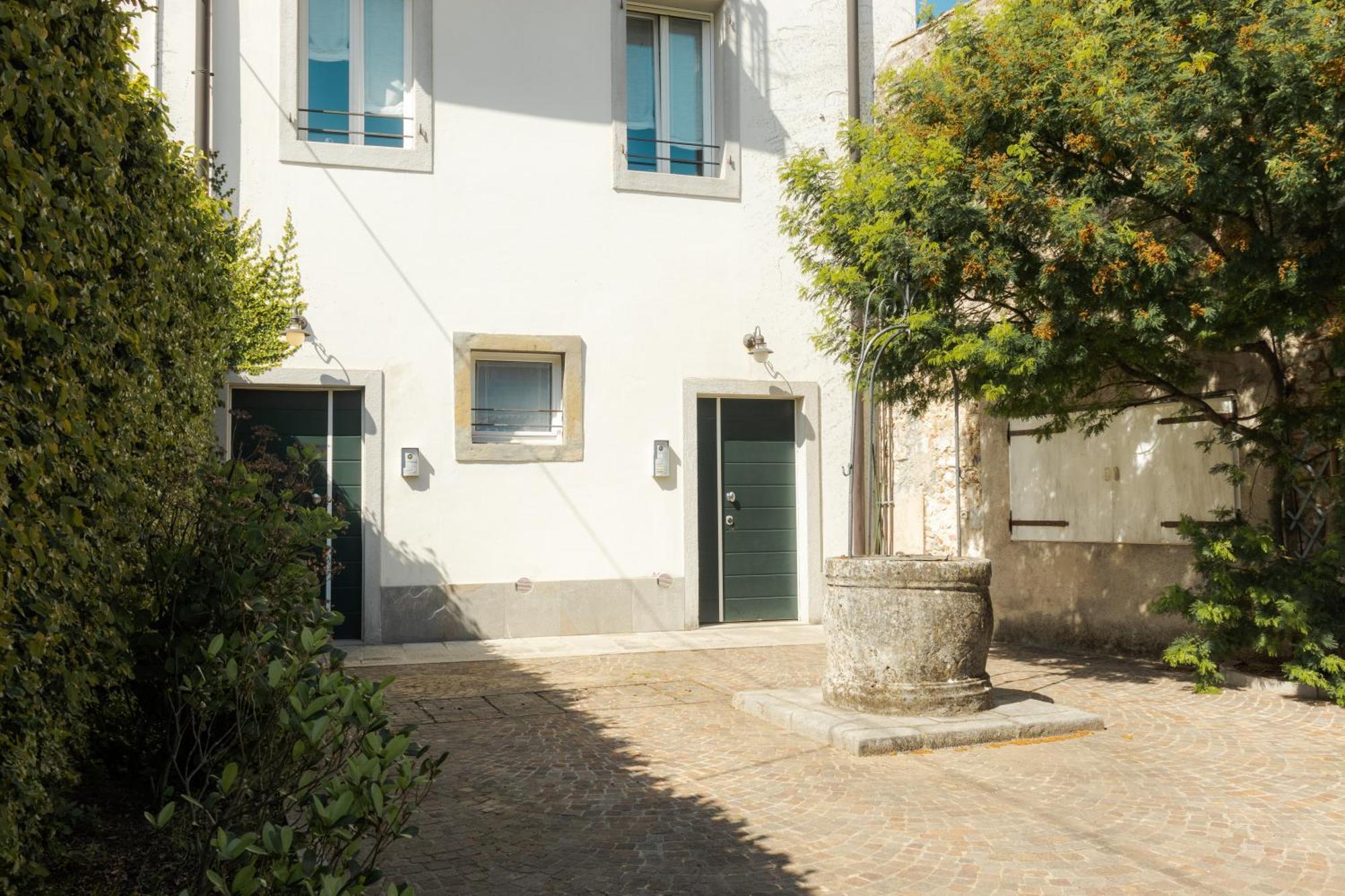 In Pieno Centro Storico Con Parcheggio Gratuito Incluso. Lägenhet Udine Exteriör bild